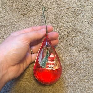 Vintage JEWEL BRITE plastic Teardrop diorama Christmas ornament - Santa